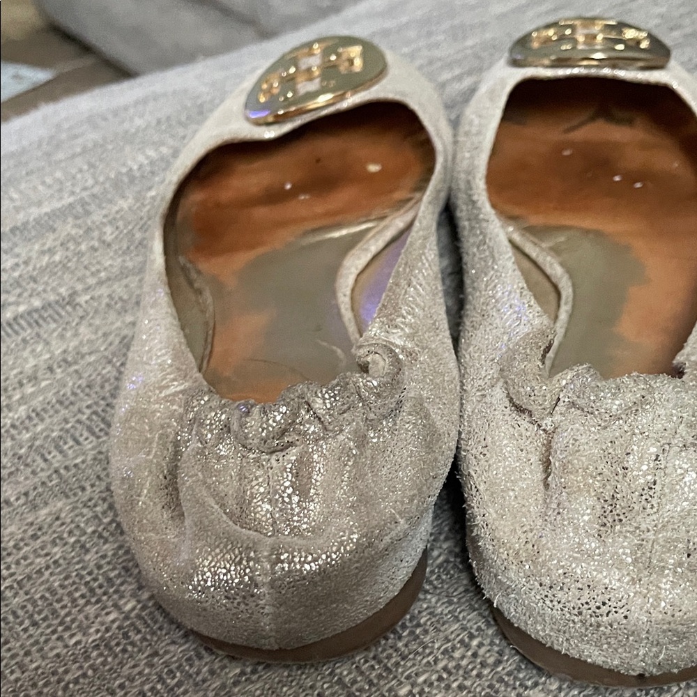 Tory Burch Brushed Metallic Gold Ballet Minnie Flats size 8 Preloved - Picture 3 of 5